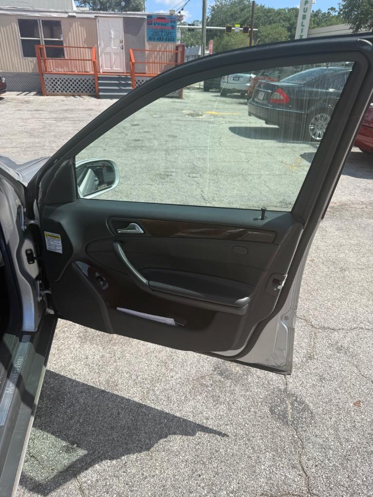 2004 Mercedes-Benz C-Class - $2,995