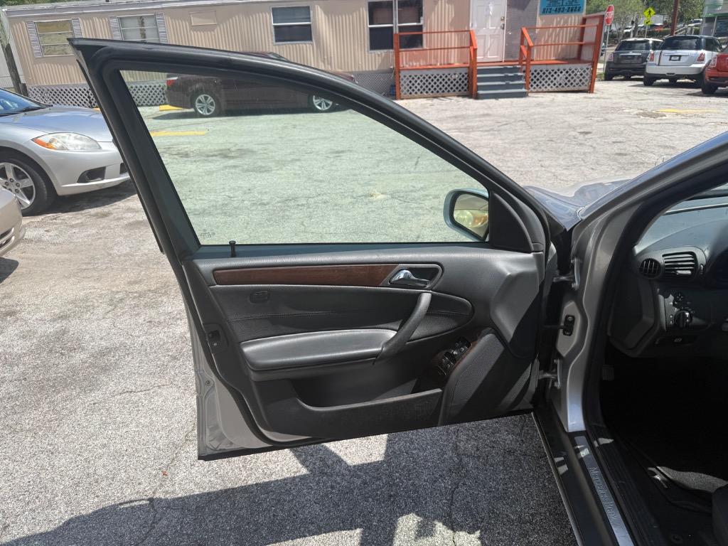 2004 Mercedes-Benz C-Class - $2,995