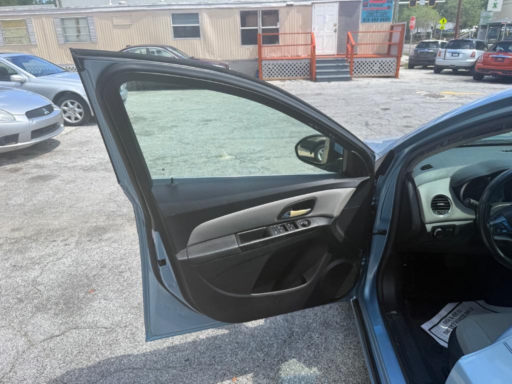 2012 Chevrolet Cruze - $2,995