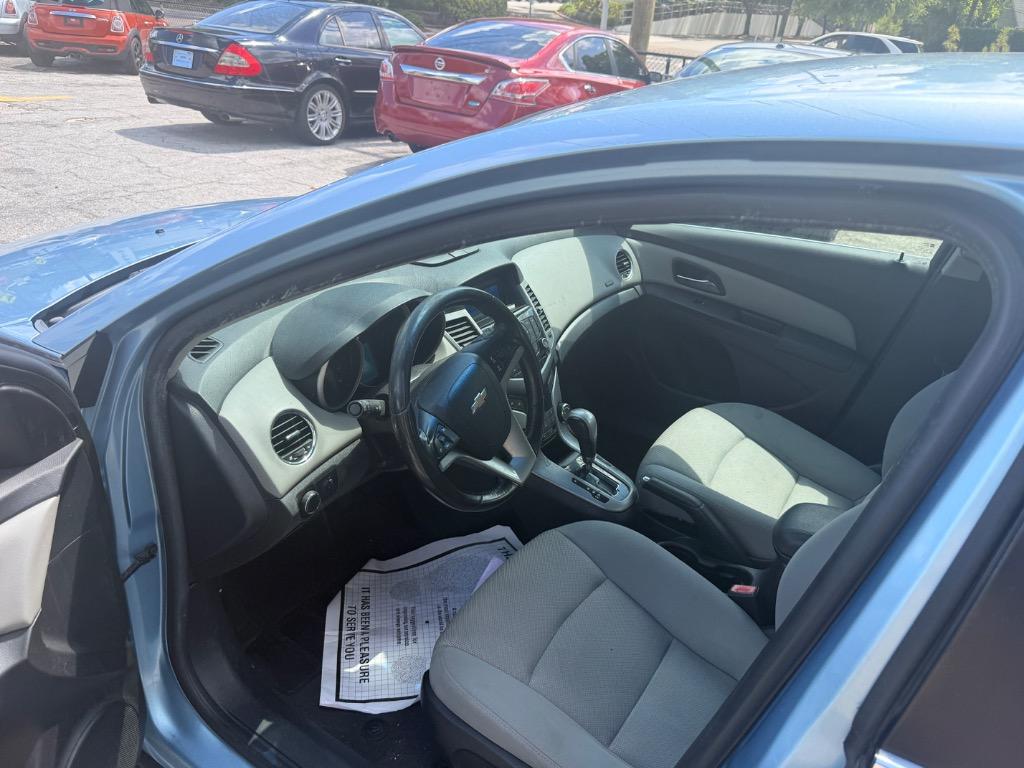2012 Chevrolet Cruze - $2,995