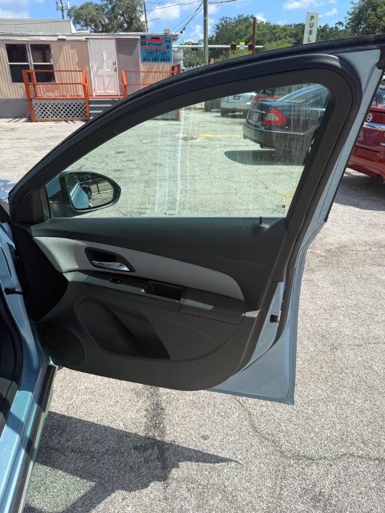 2012 Chevrolet Cruze - $2,995