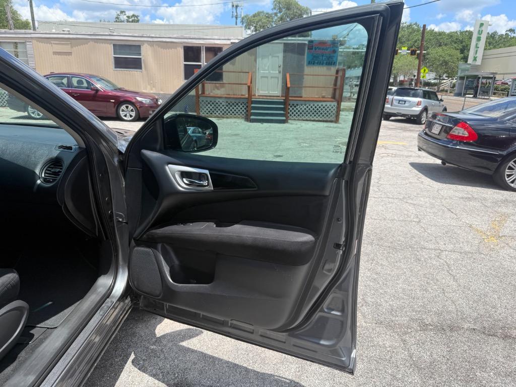 2015 Nissan Pathfinder - $3,500