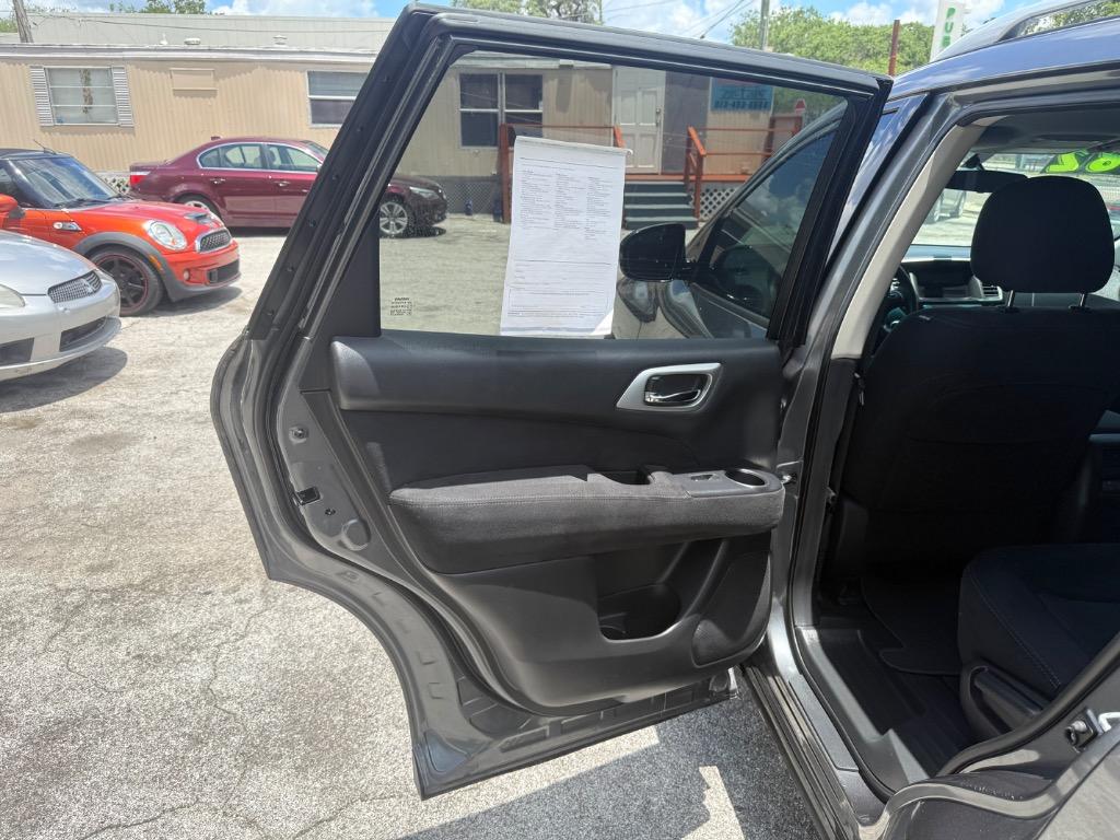 2015 Nissan Pathfinder - $3,500