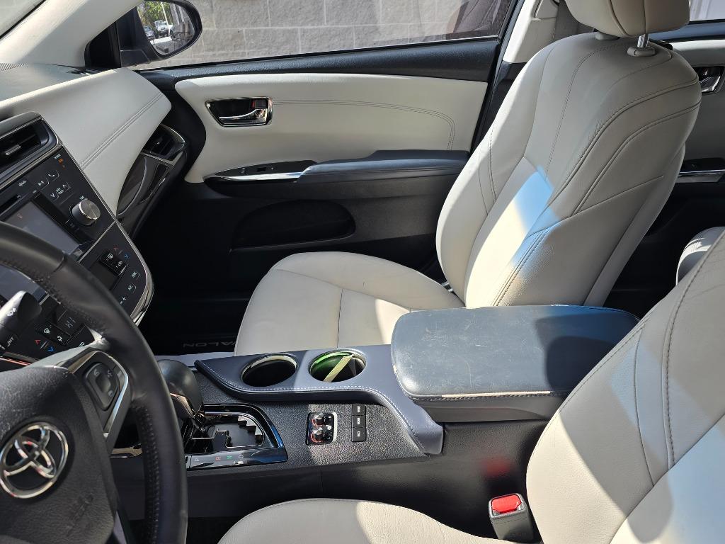 2015 Toyota Avalon XLE Touring photo