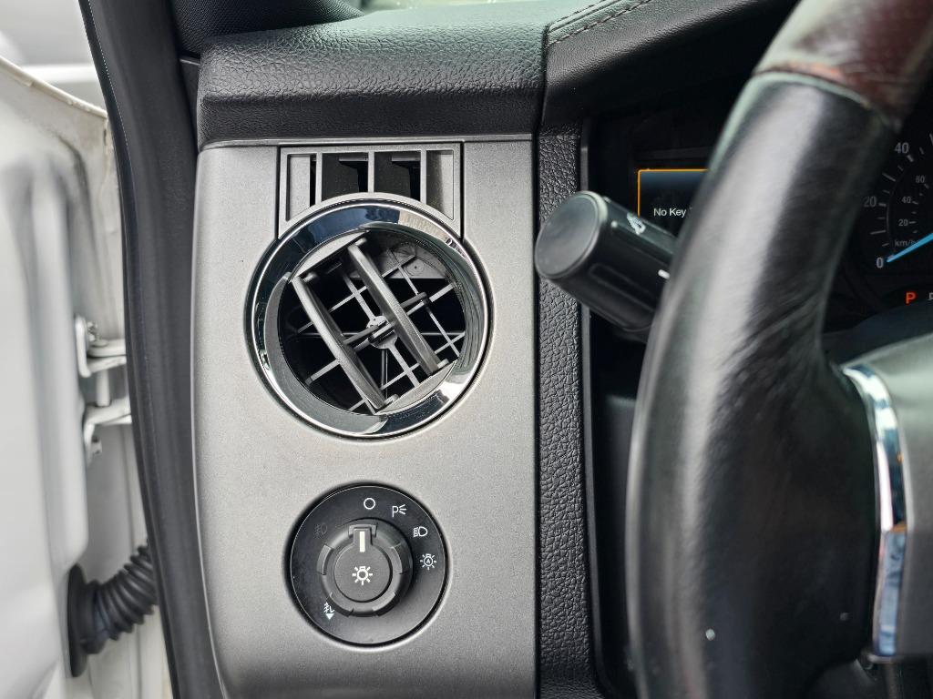 2017 Ford Expedition Platinum photo