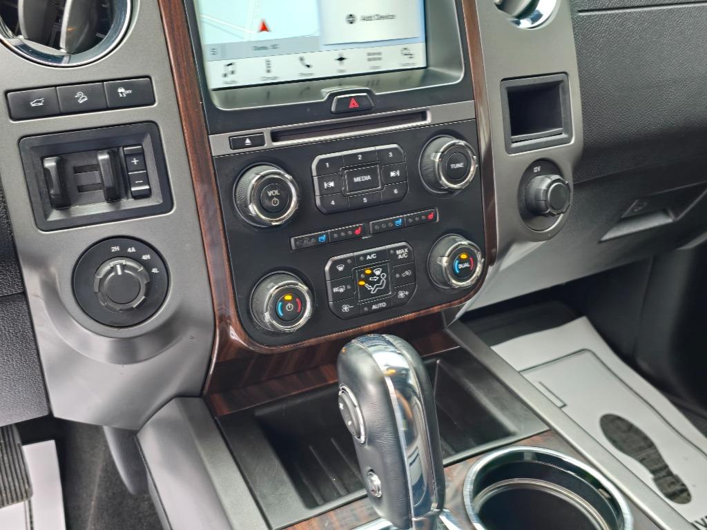 2017 Ford Expedition Platinum photo