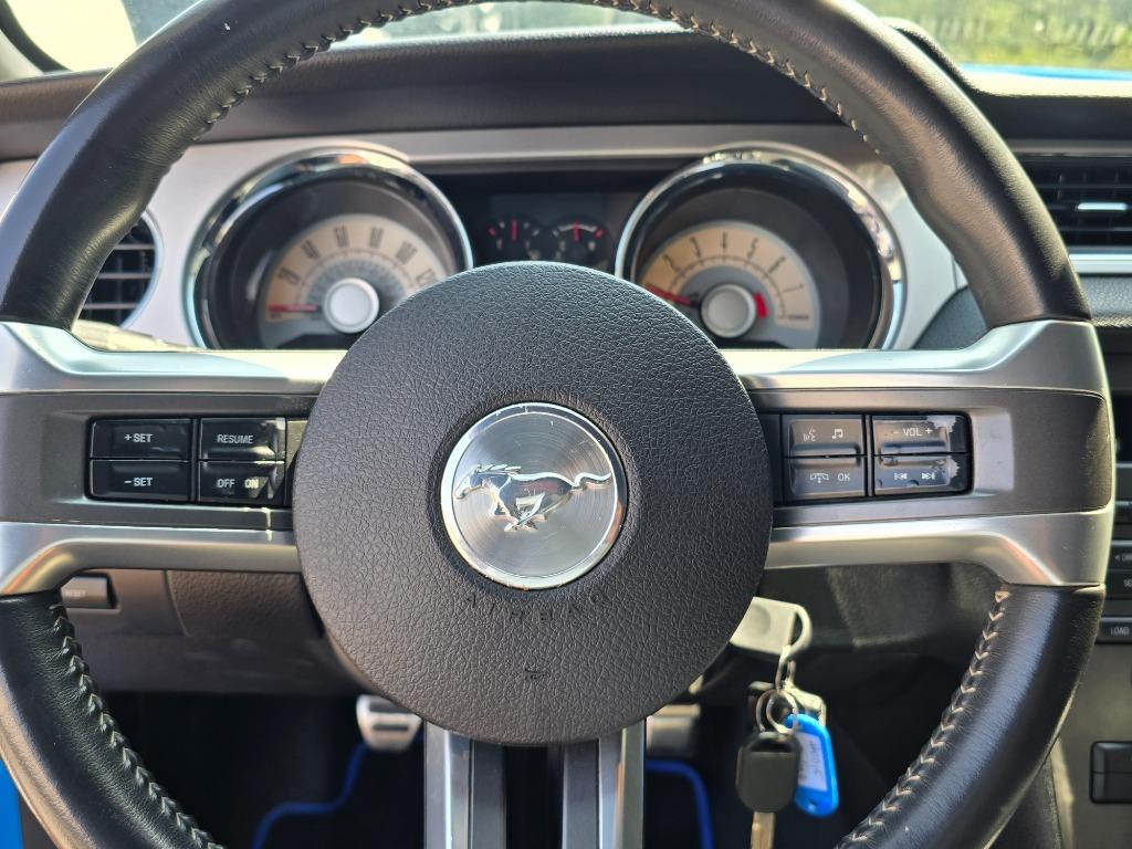 2010 Ford Mustang GT Premium photo