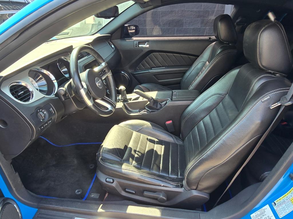 2010 Ford Mustang GT Premium photo