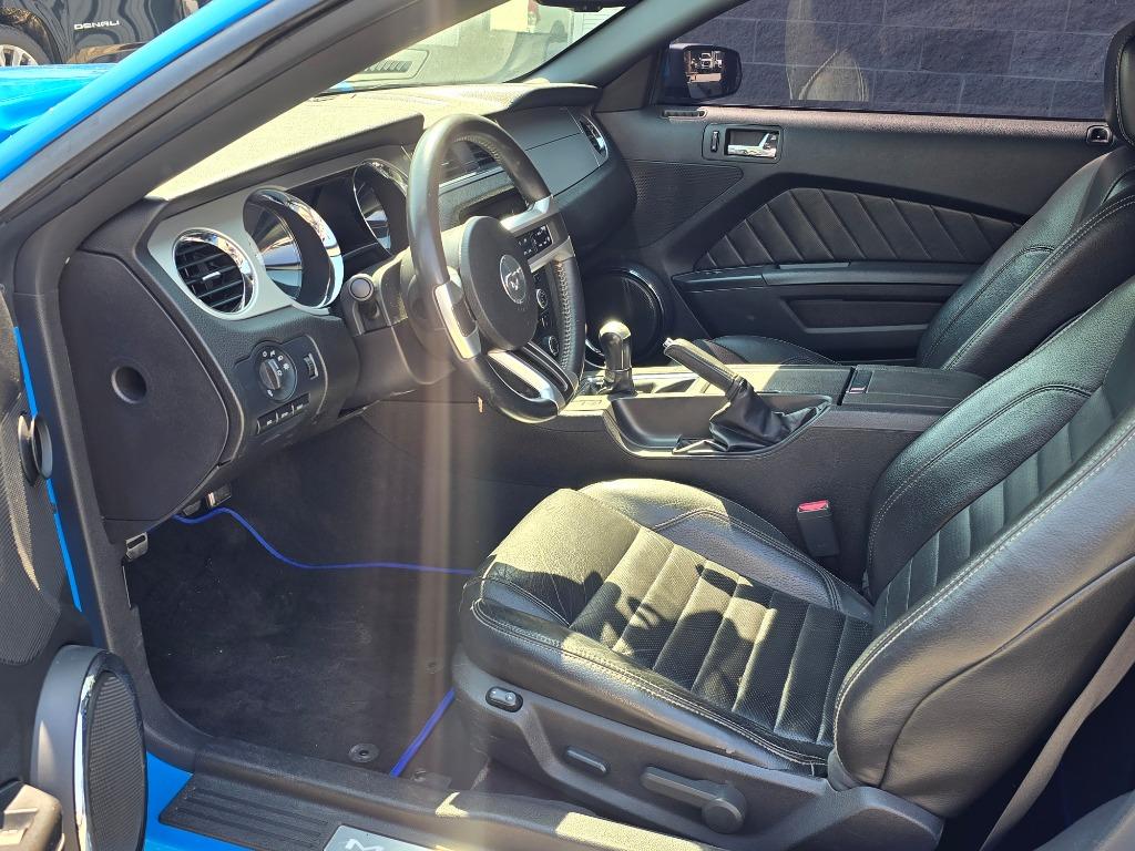 2010 Ford Mustang GT Premium photo