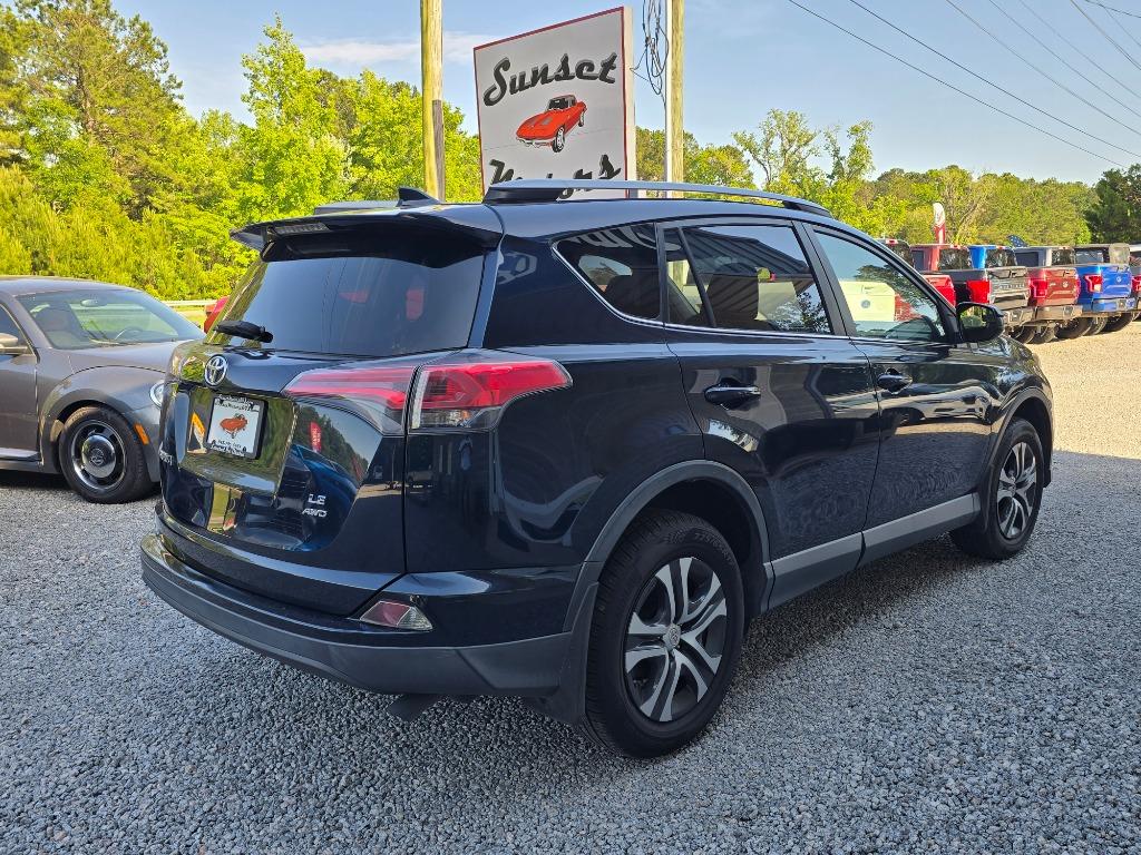 2017 Toyota RAV4 LE photo