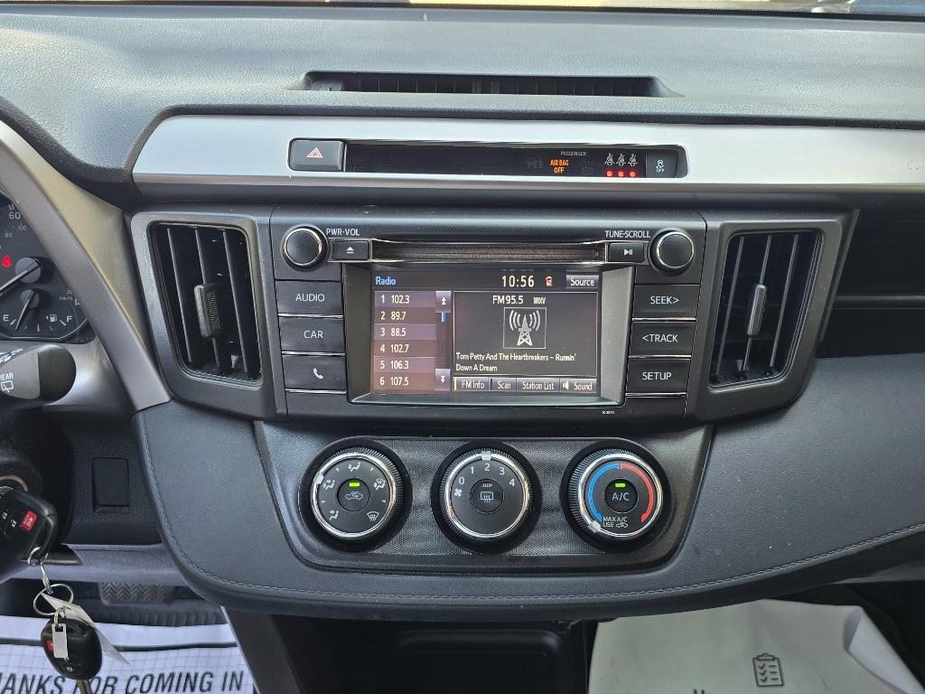 2017 Toyota RAV4 LE photo