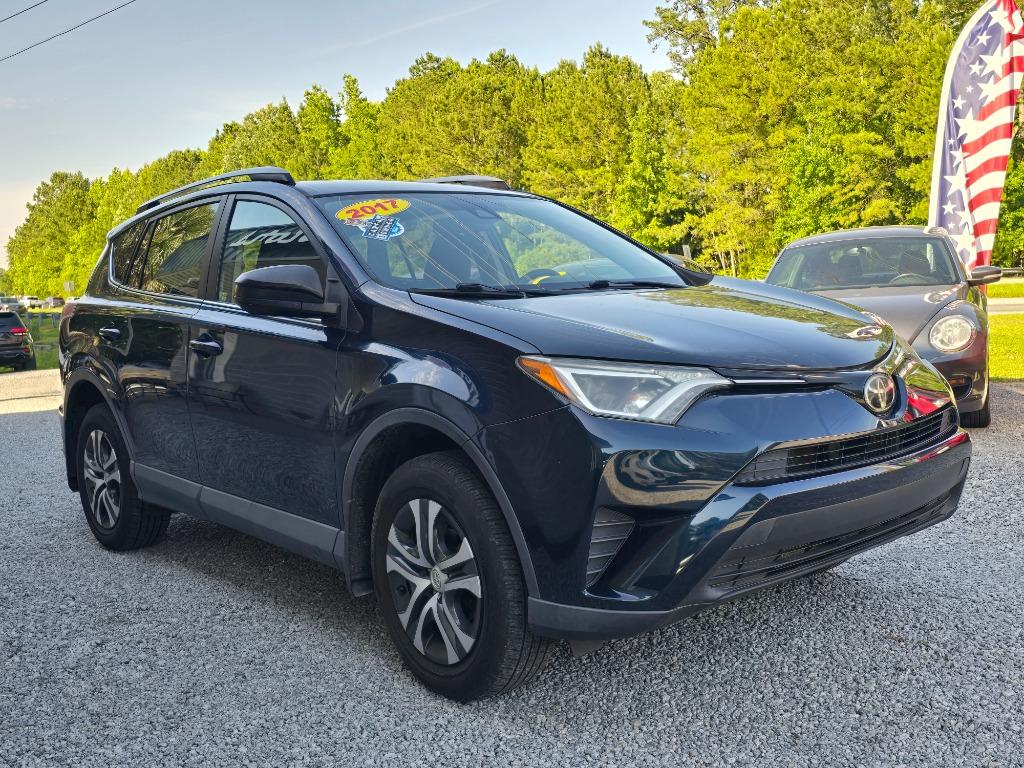 2017 Toyota RAV4 LE photo