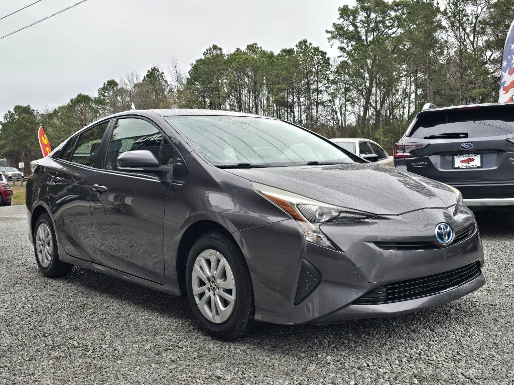 2016 Toyota Prius - $14,995