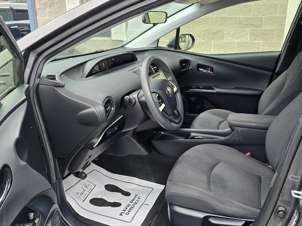 2016 Toyota Prius - $14,995