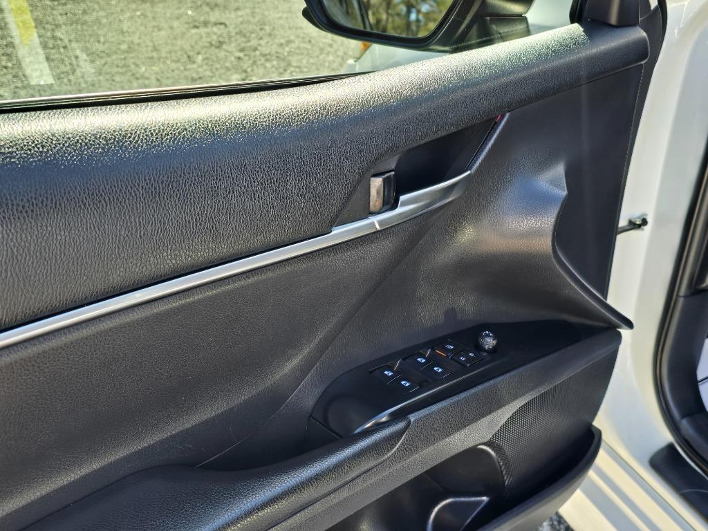 2020 Toyota Camry - $17,995