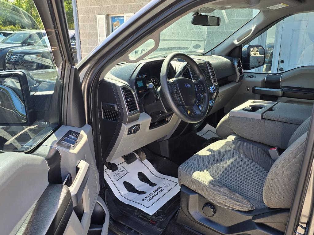 2017 Ford F-150 - $21,995