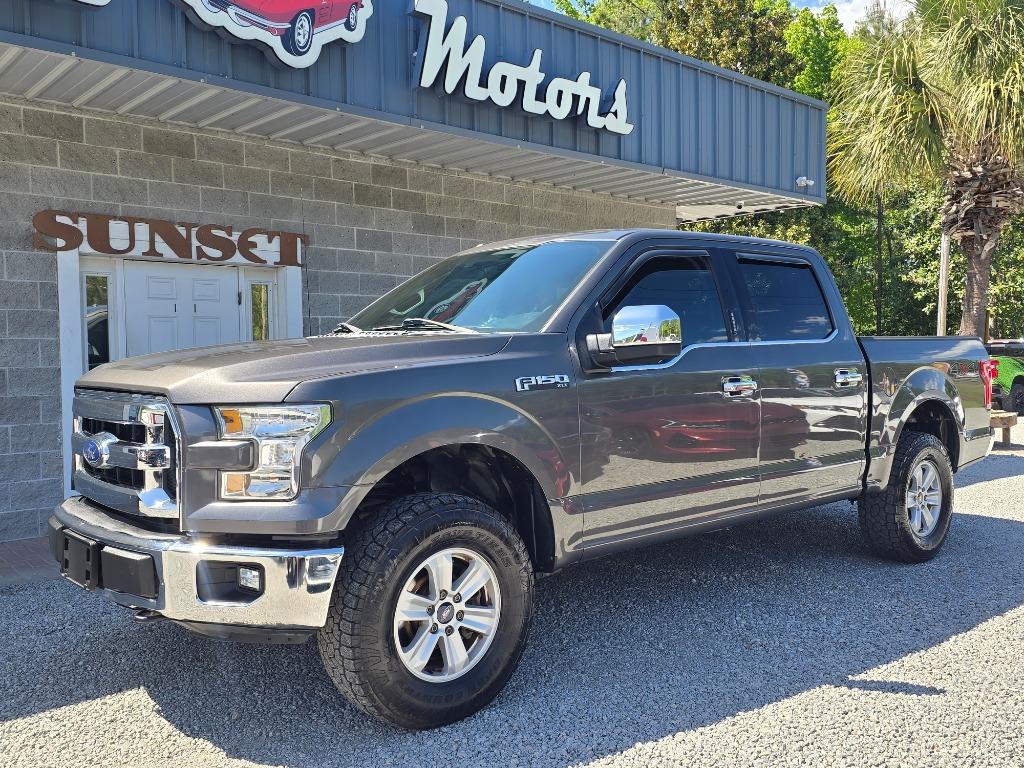 2017 Ford F-150 - $21,995