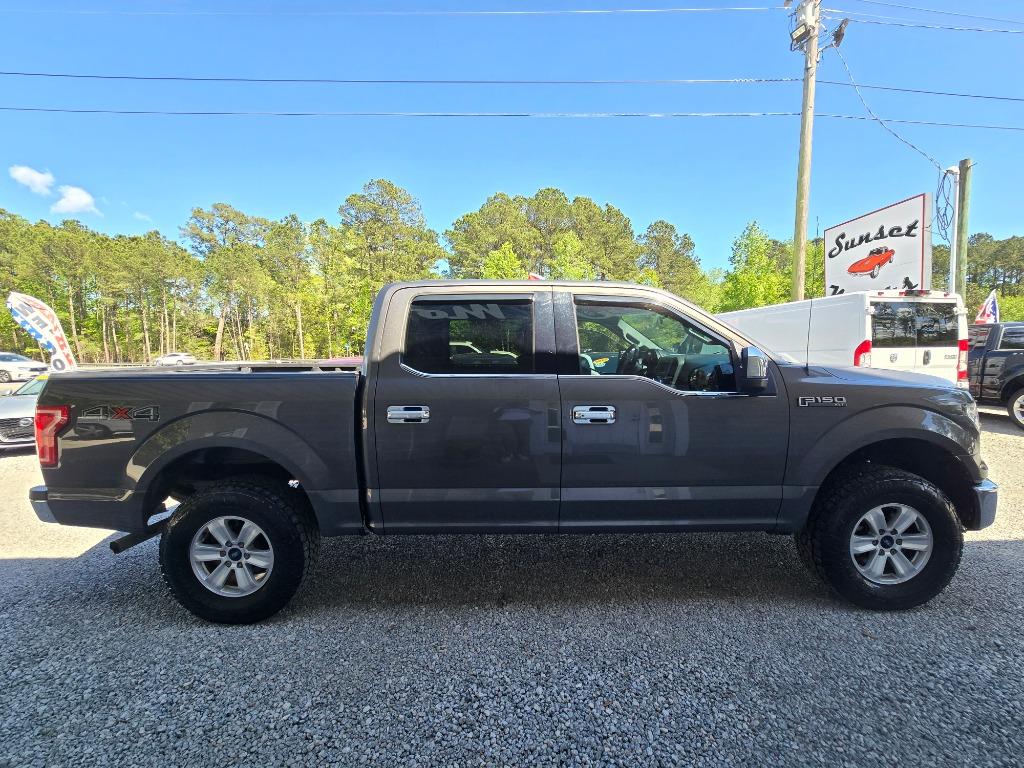 2017 Ford F-150 - $21,995