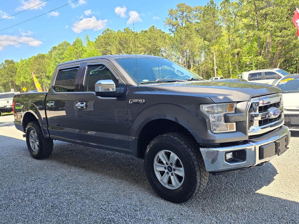 2017 Ford F-150 - $21,995