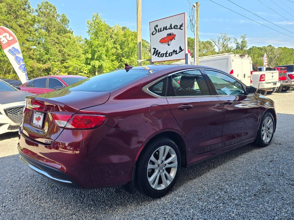 2016 Chrysler 200 - $8,995