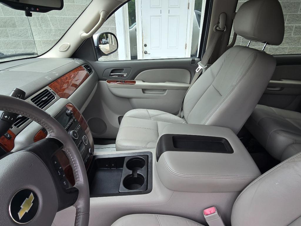 2010 Chevrolet Avalanche - $15,495