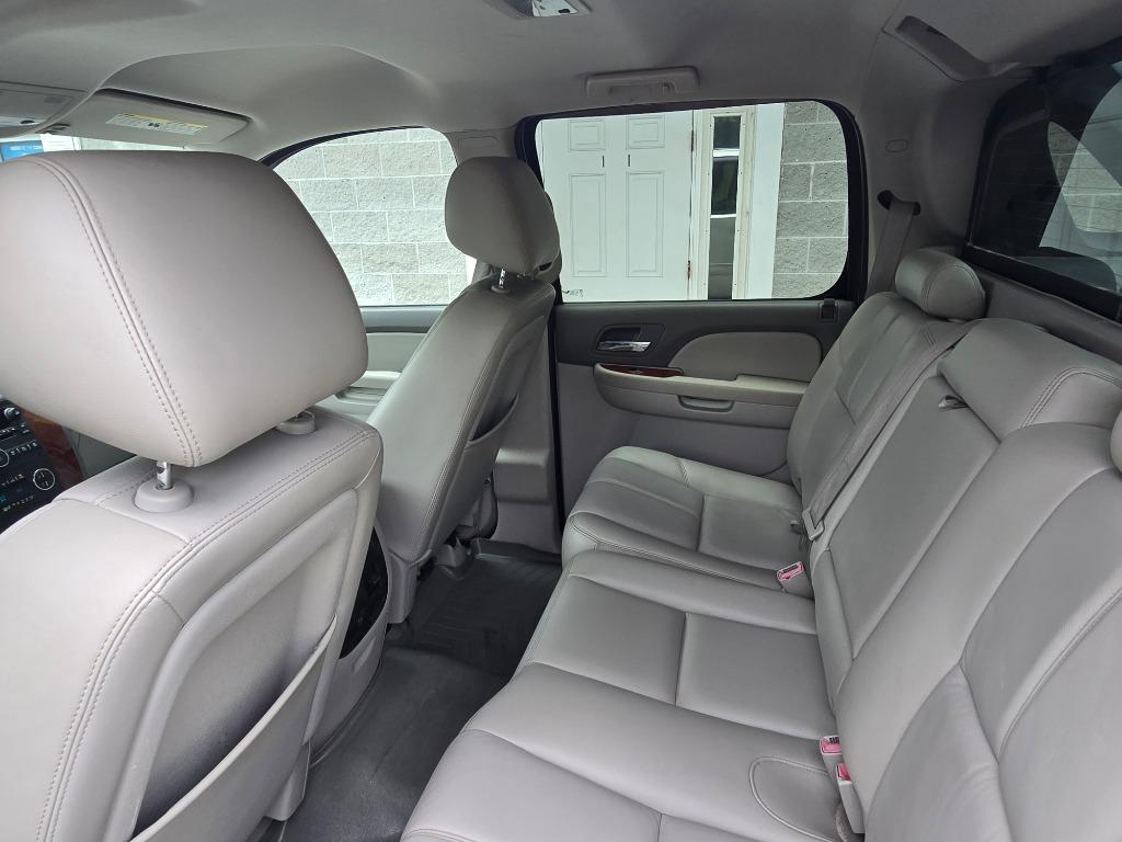 2010 Chevrolet Avalanche - $15,495