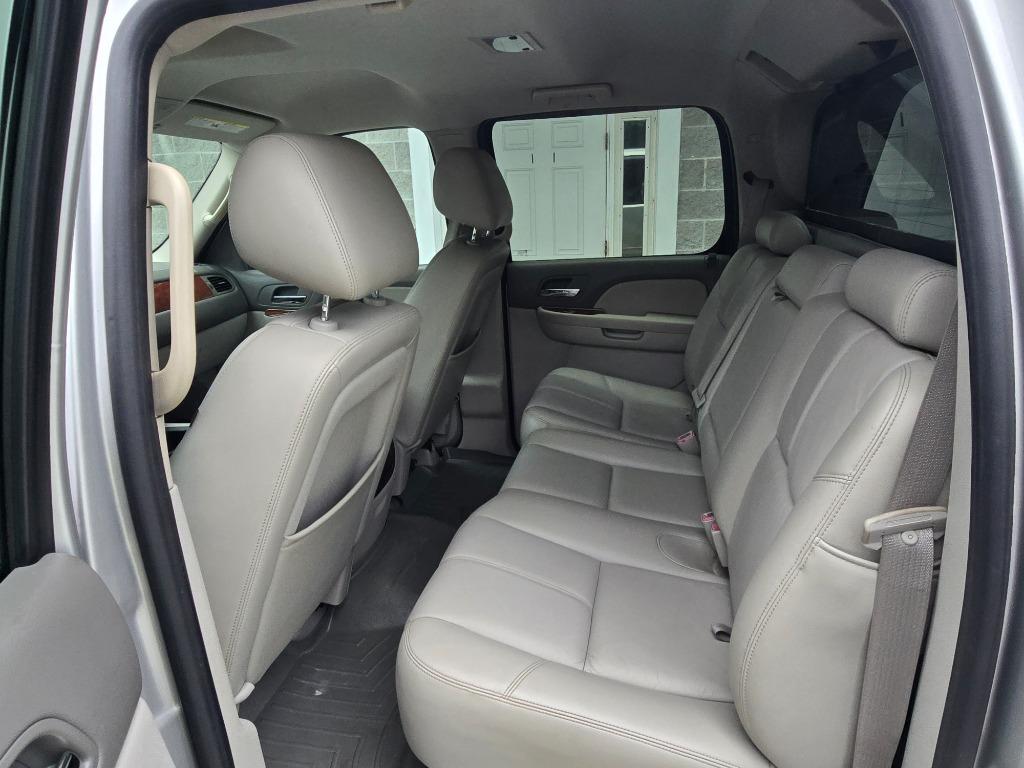 2010 Chevrolet Avalanche - $15,495