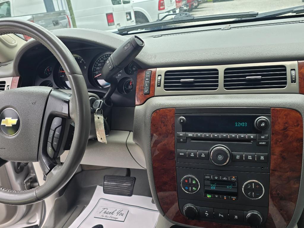 2010 Chevrolet Avalanche - $15,495