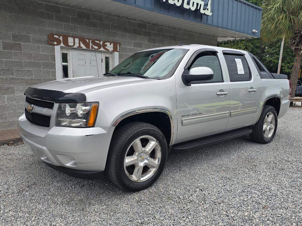 2010 Chevrolet Avalanche - $15,495