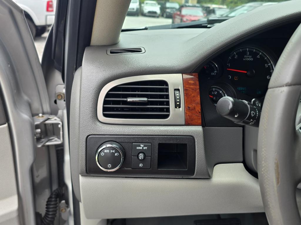 2010 Chevrolet Avalanche - $15,495