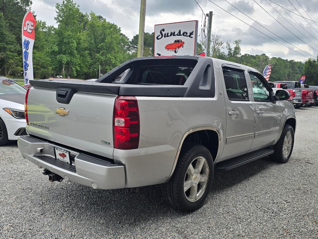 2010 Chevrolet Avalanche - $15,495