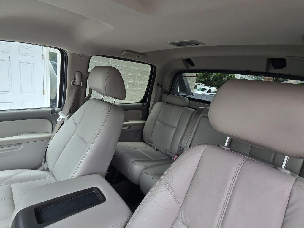 2010 Chevrolet Avalanche - $15,495