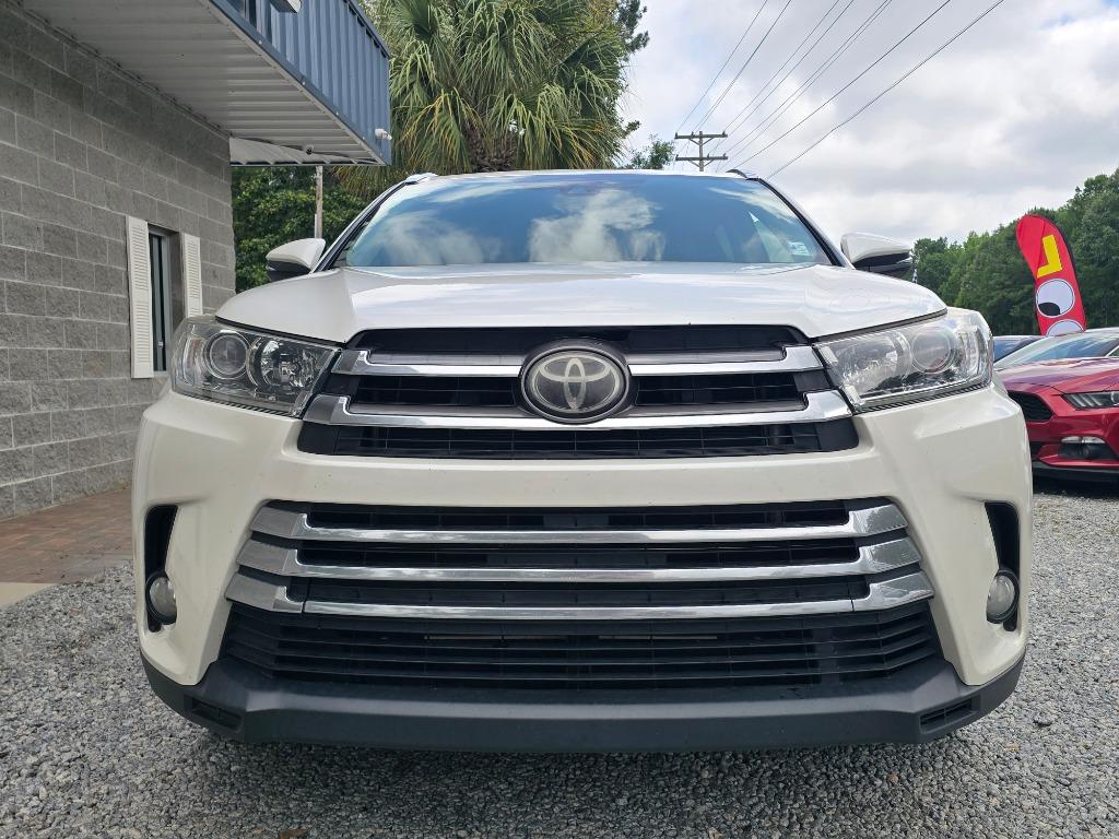 2018 Toyota Highlander - $22,995