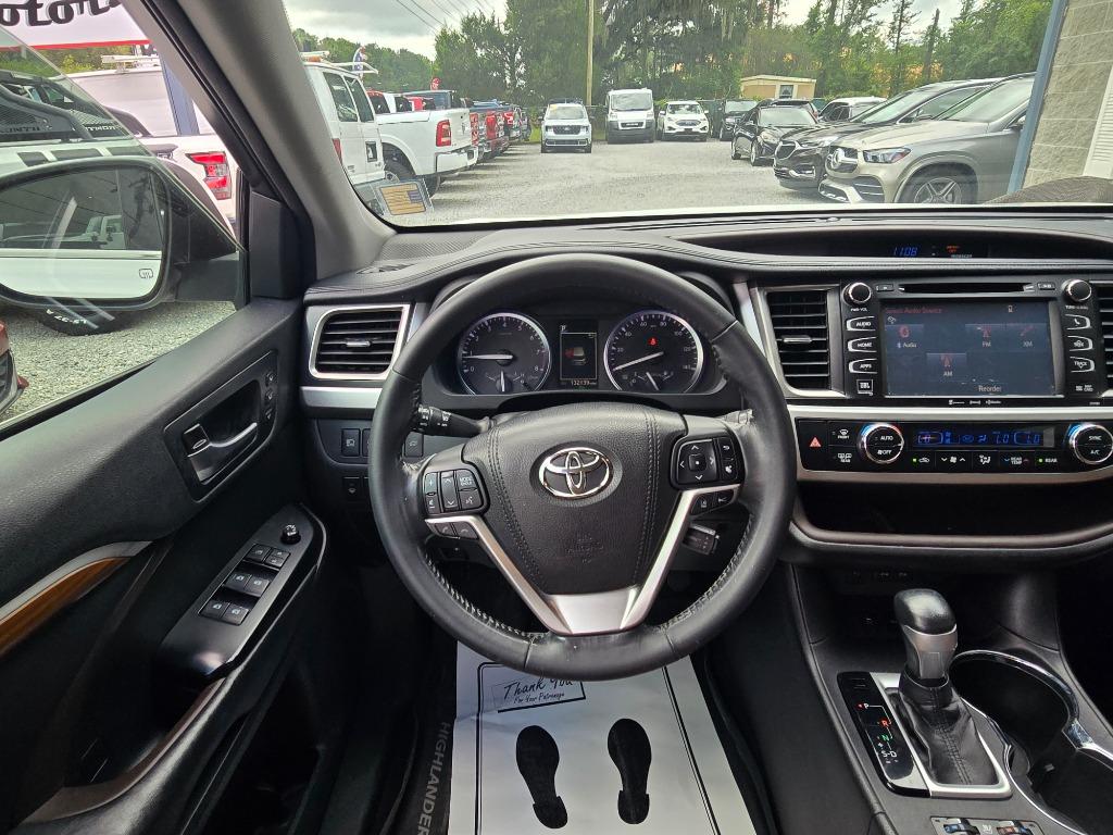 2018 Toyota Highlander - $22,995