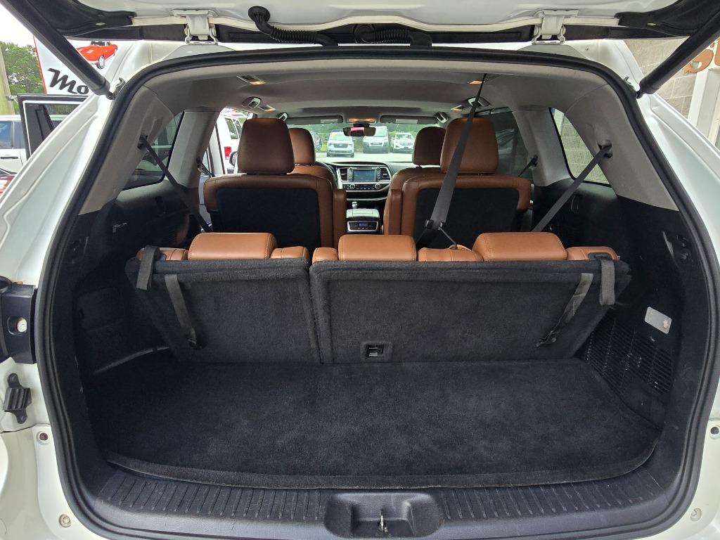 2018 Toyota Highlander - $22,995
