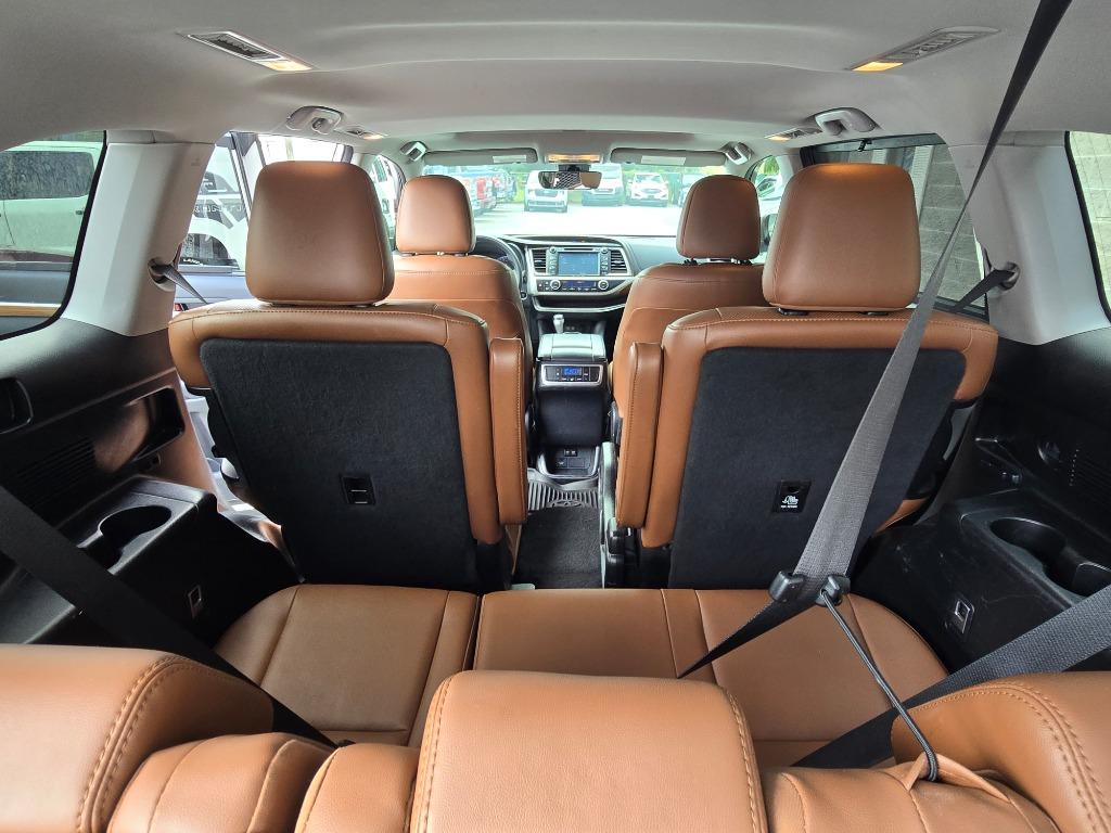 2018 Toyota Highlander - $22,995
