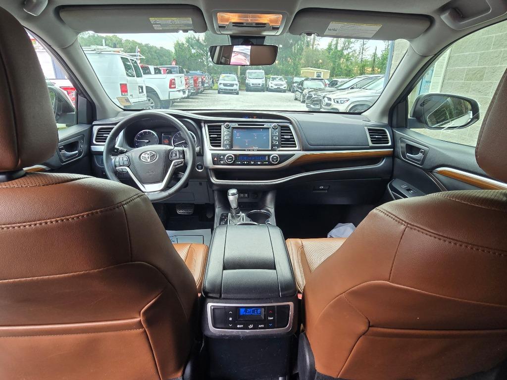 2018 Toyota Highlander - $22,995