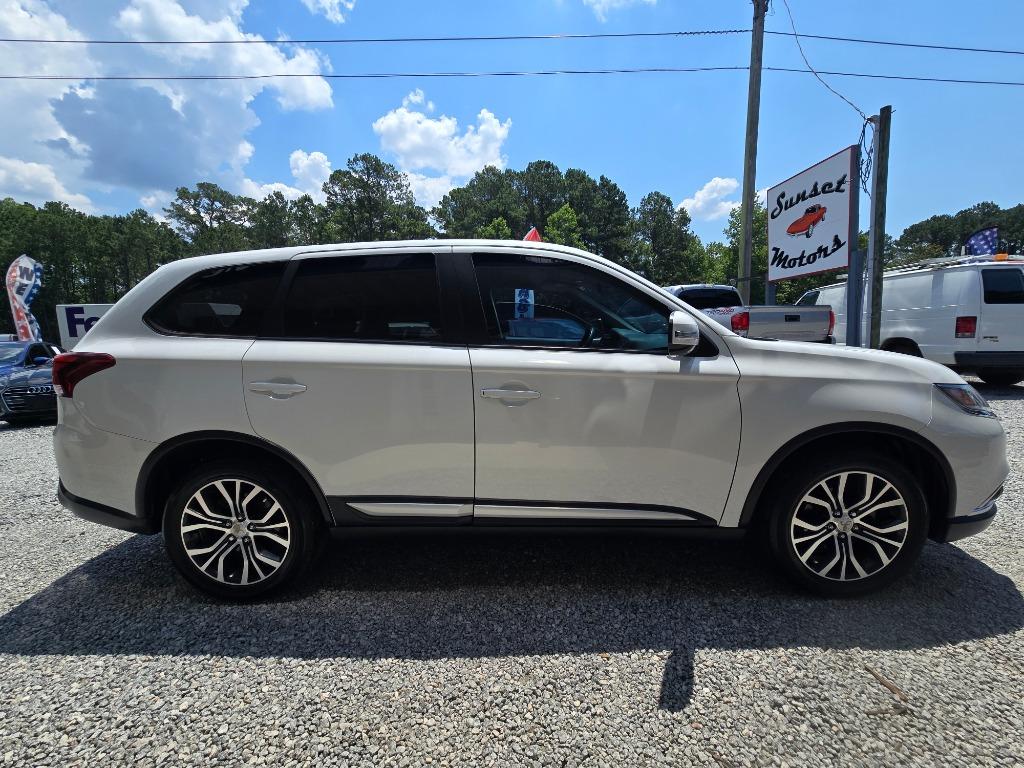 2018 Mitsubishi Outlander - $15,995