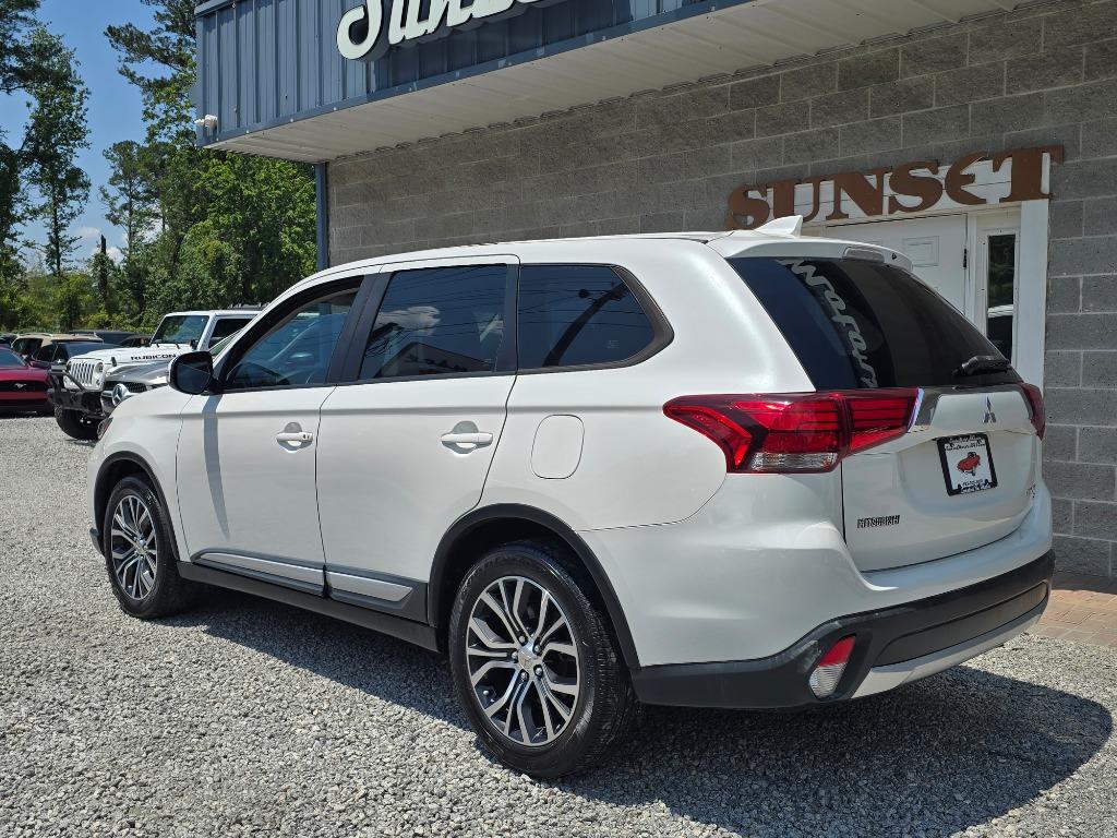 2018 Mitsubishi Outlander - $15,995