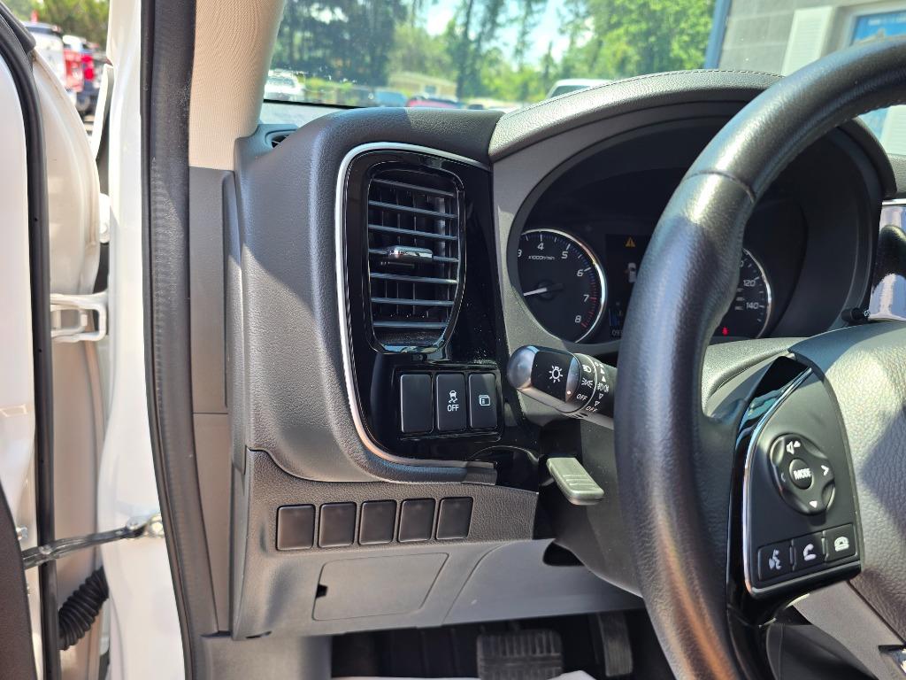 2018 Mitsubishi Outlander - $15,995