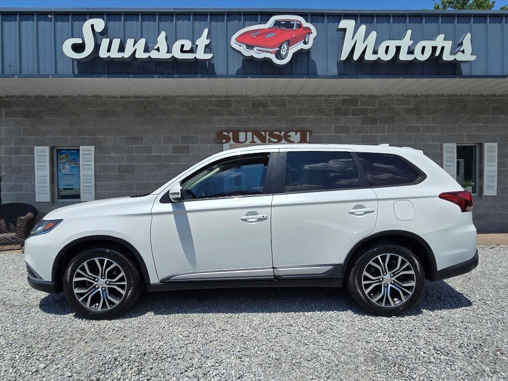 2018 Mitsubishi Outlander - $15,995