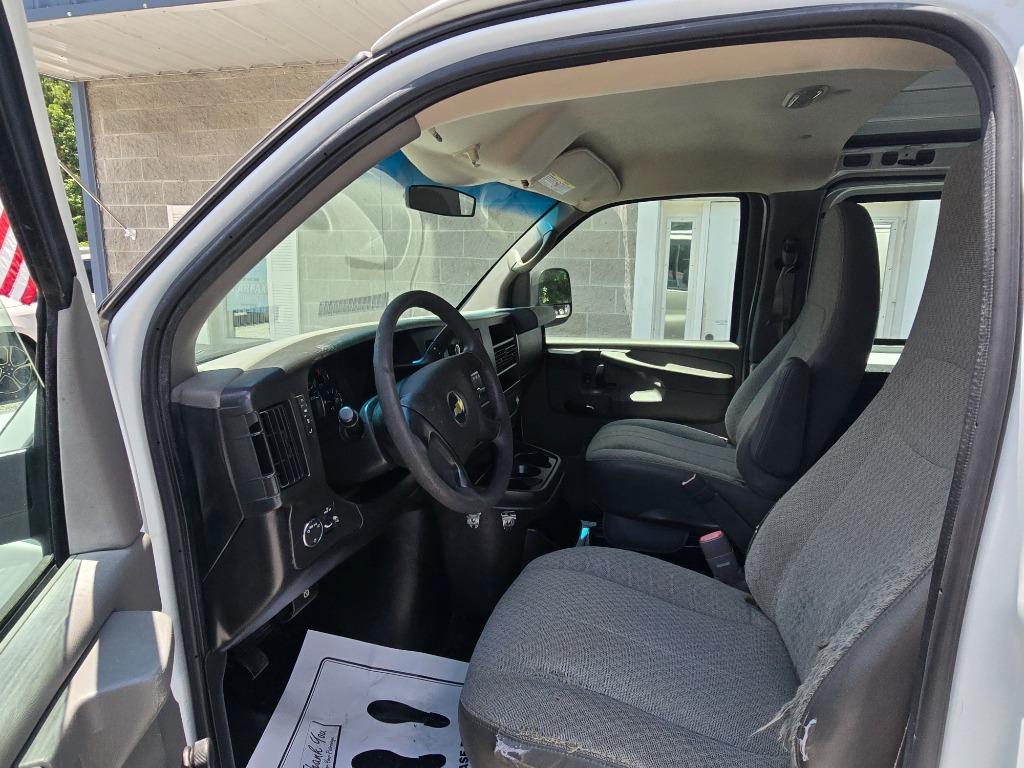 2011 Chevrolet G3500 Vans - $15,995