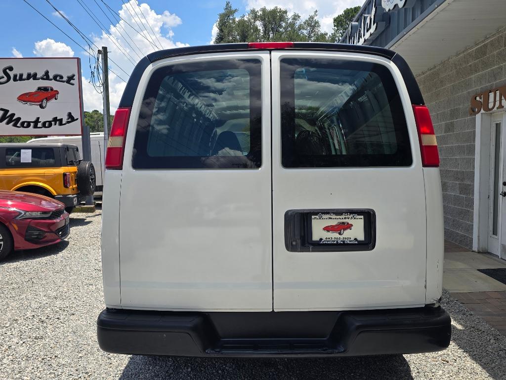 2011 Chevrolet G3500 Vans - $15,995