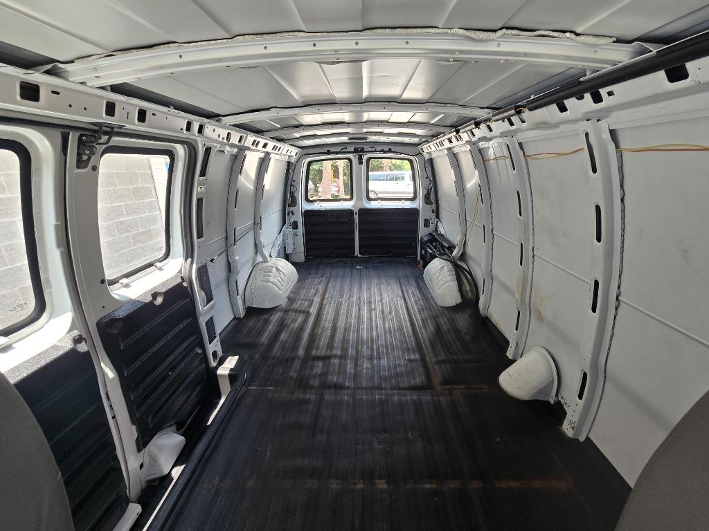 2011 Chevrolet G3500 Vans - $15,995