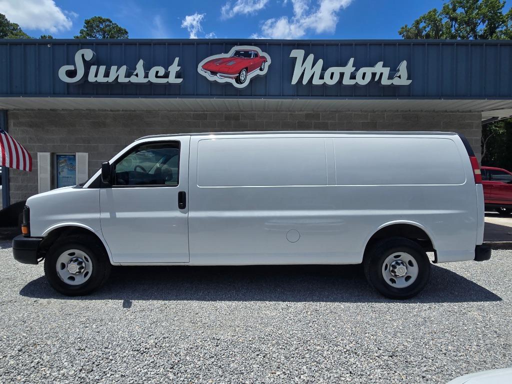 2011 Chevrolet G3500 Vans - $15,995