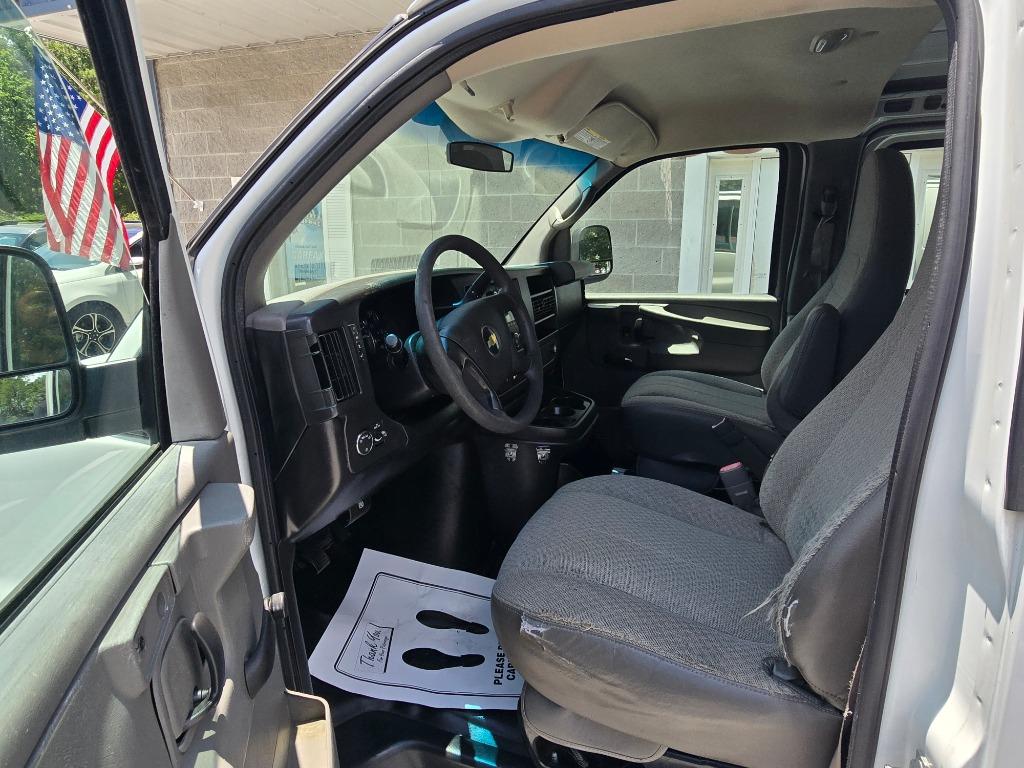 2011 Chevrolet G3500 Vans - $15,995