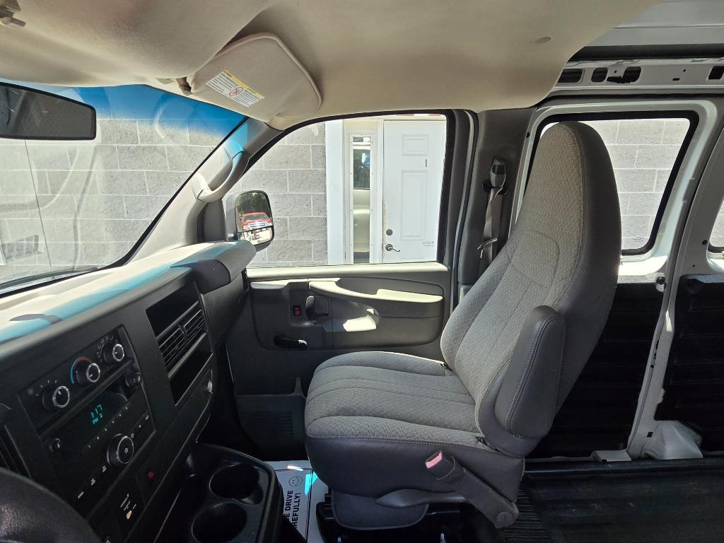 2011 Chevrolet G3500 Vans - $15,995
