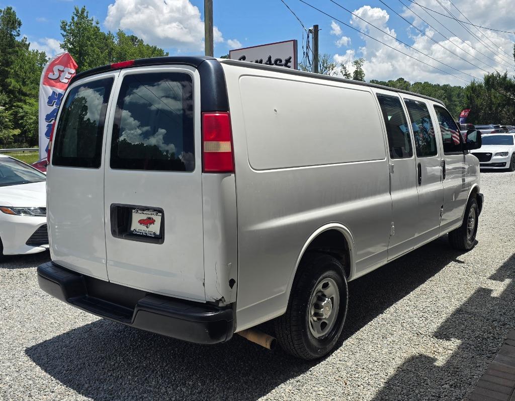 2011 Chevrolet G3500 Vans - $15,995