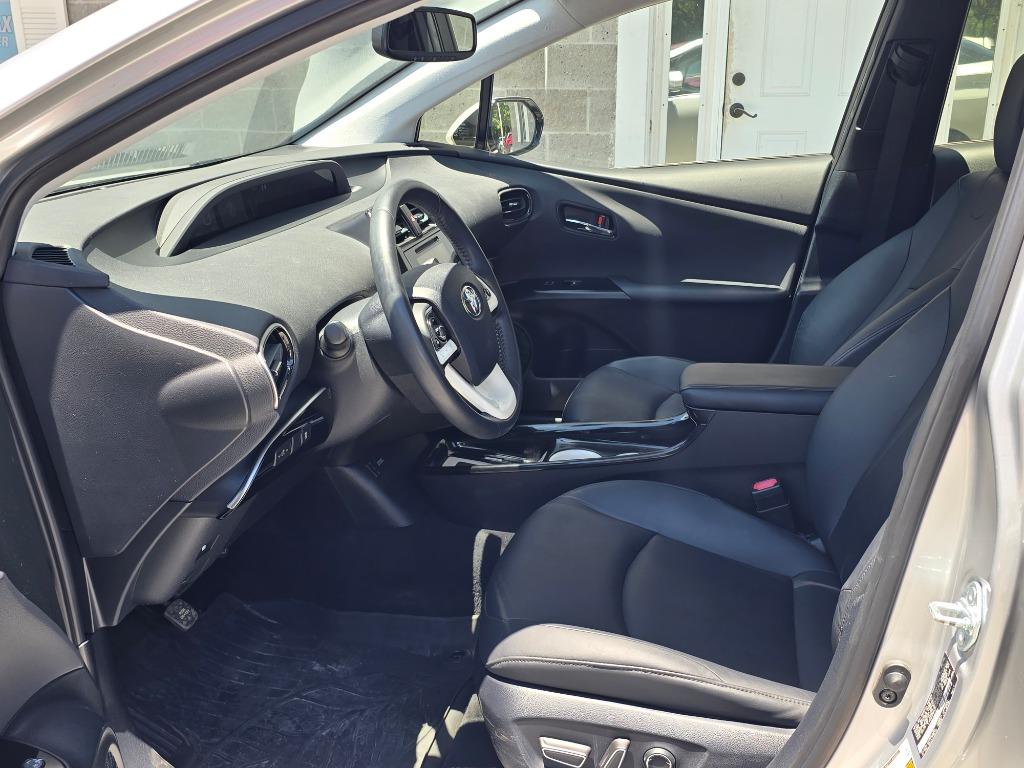 2016 Toyota Prius - $19,995