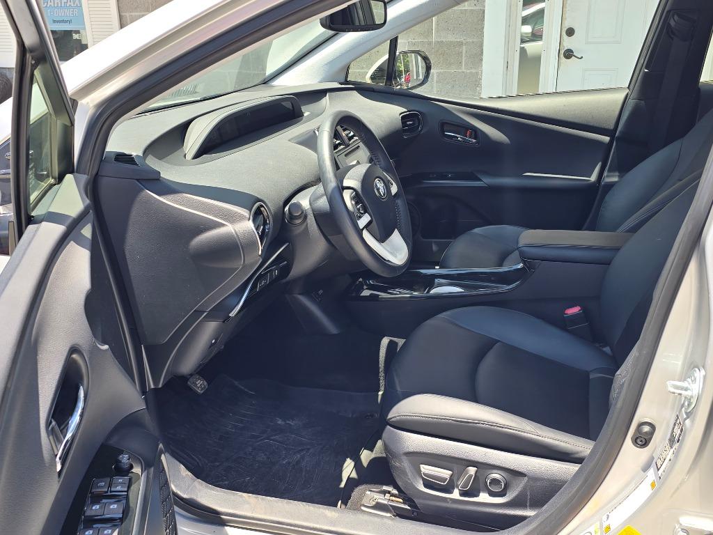 2016 Toyota Prius - $19,995